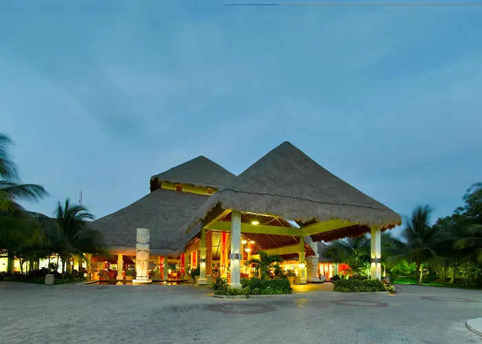 Grand Palladium Colonial Resort & Spa