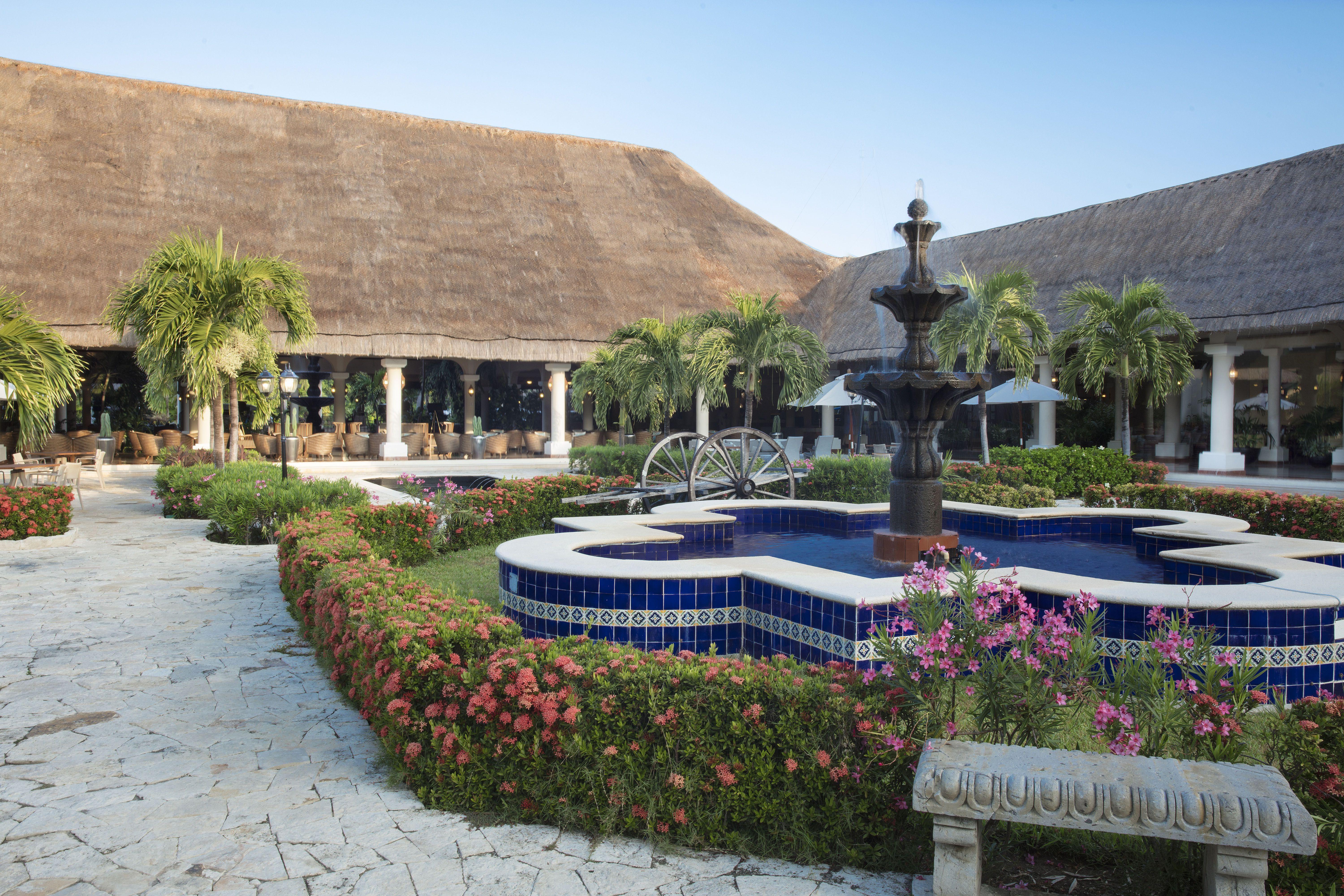 Grand Palladium Colonial & 5*