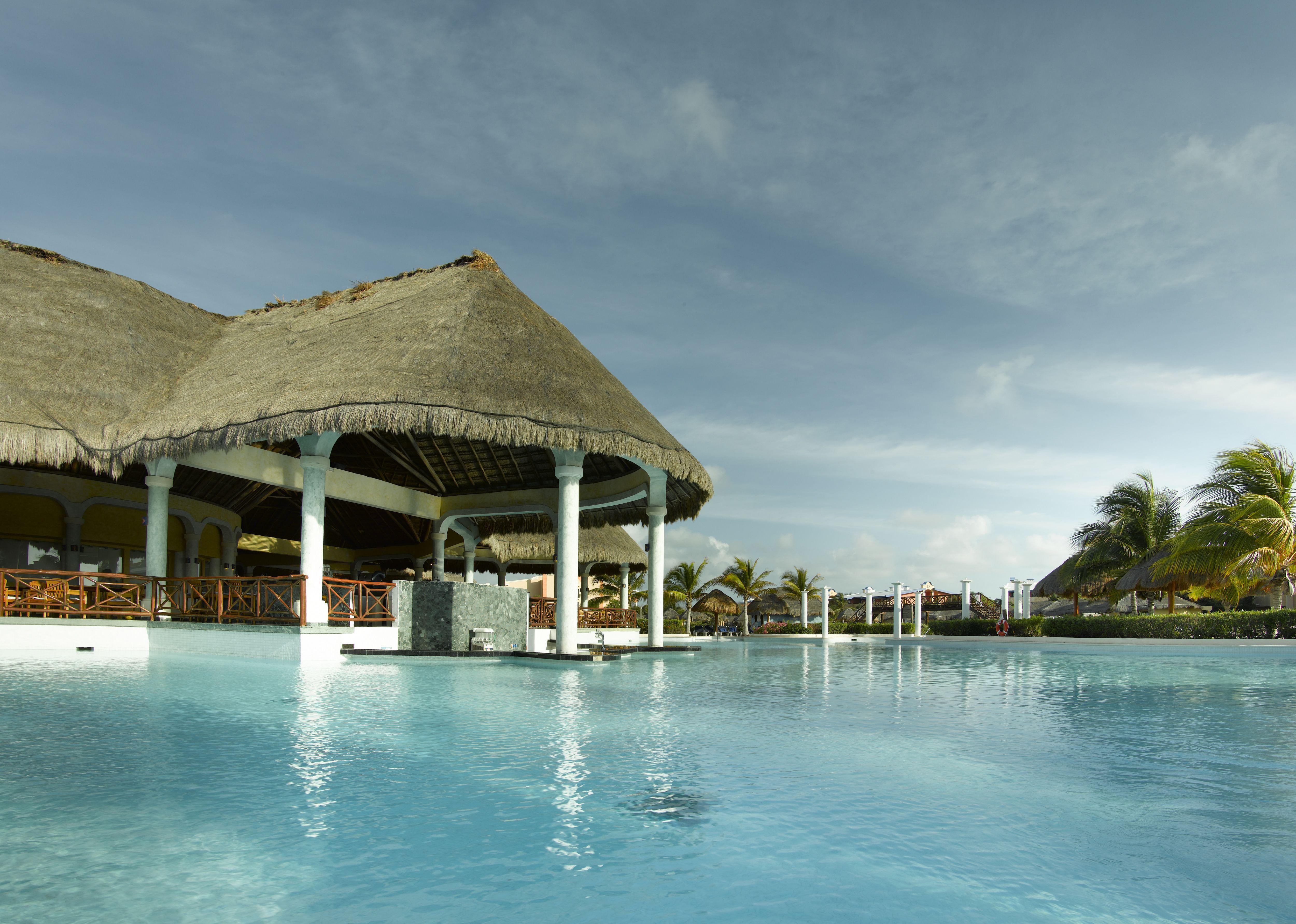 Grand Palladium Colonial & Resort