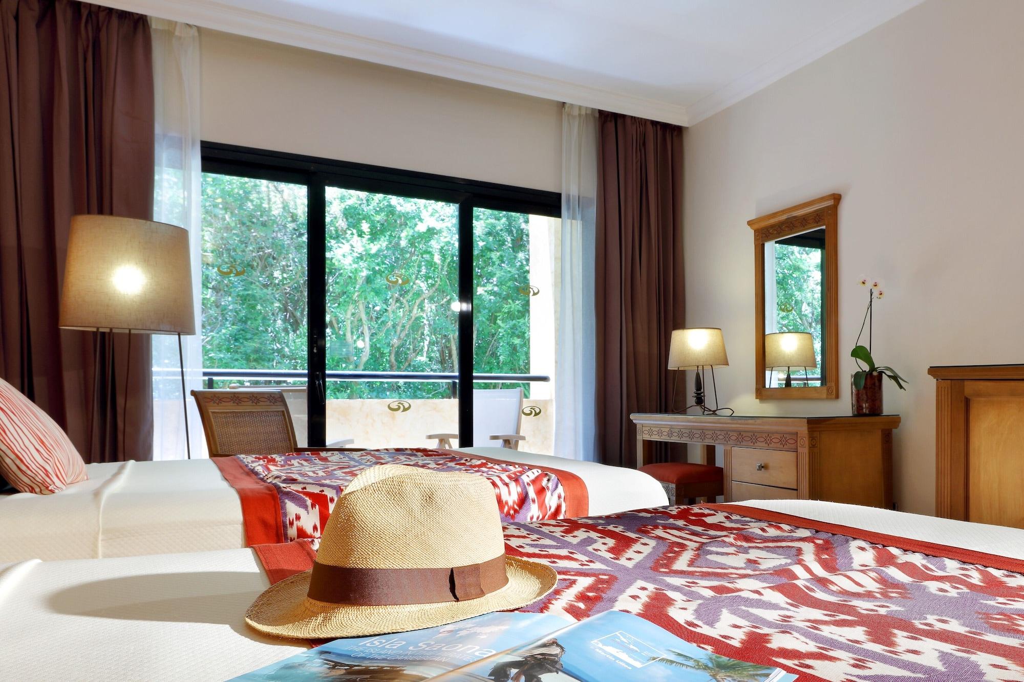 Grand Palladium Colonial & Resort