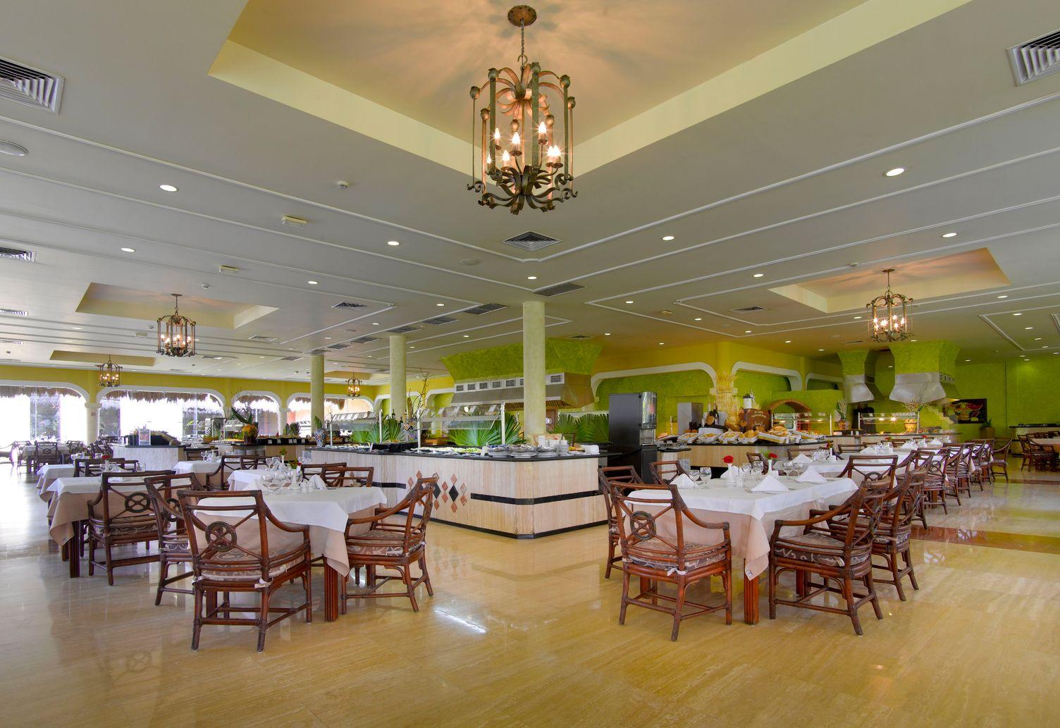 Grand Palladium Colonial &