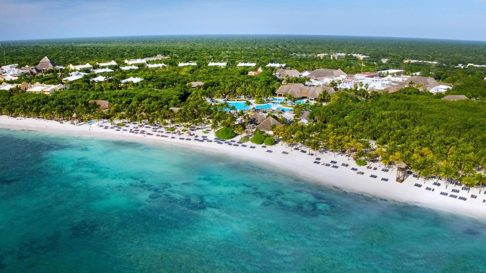 Grand Palladium Colonial & Resort