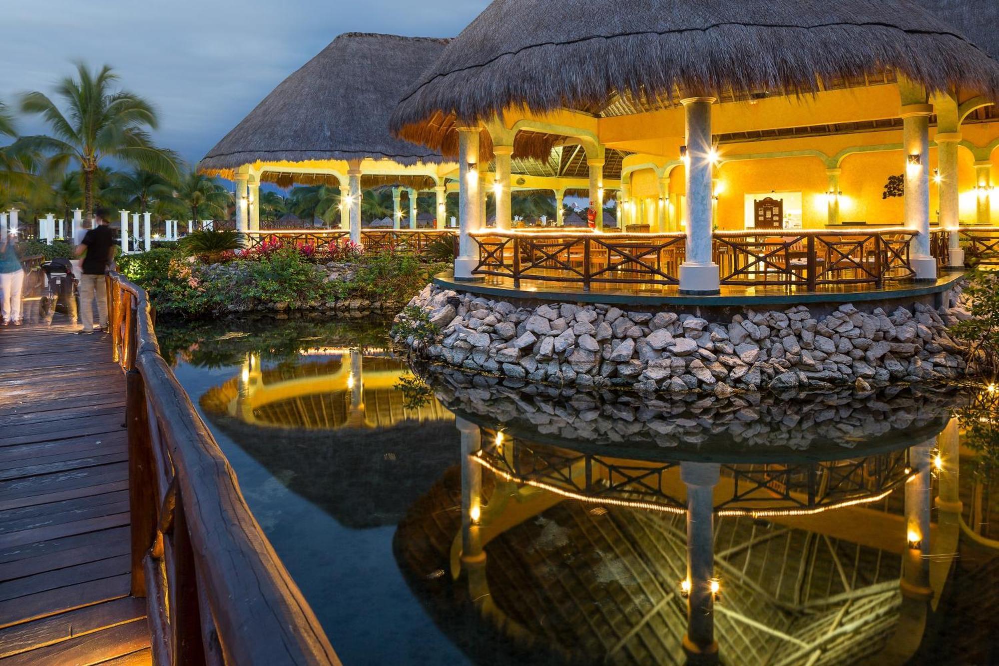Grand Palladium Colonial & Riviera Maya